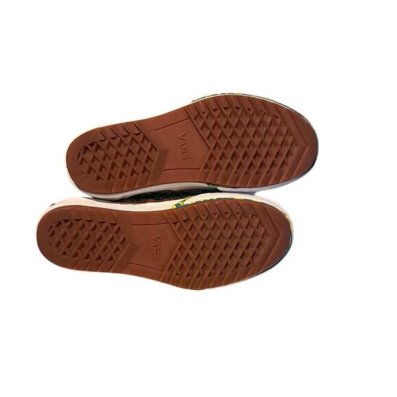 Vans Green Sneakers Vibrant Slip-On Style - Picture 9 of 10